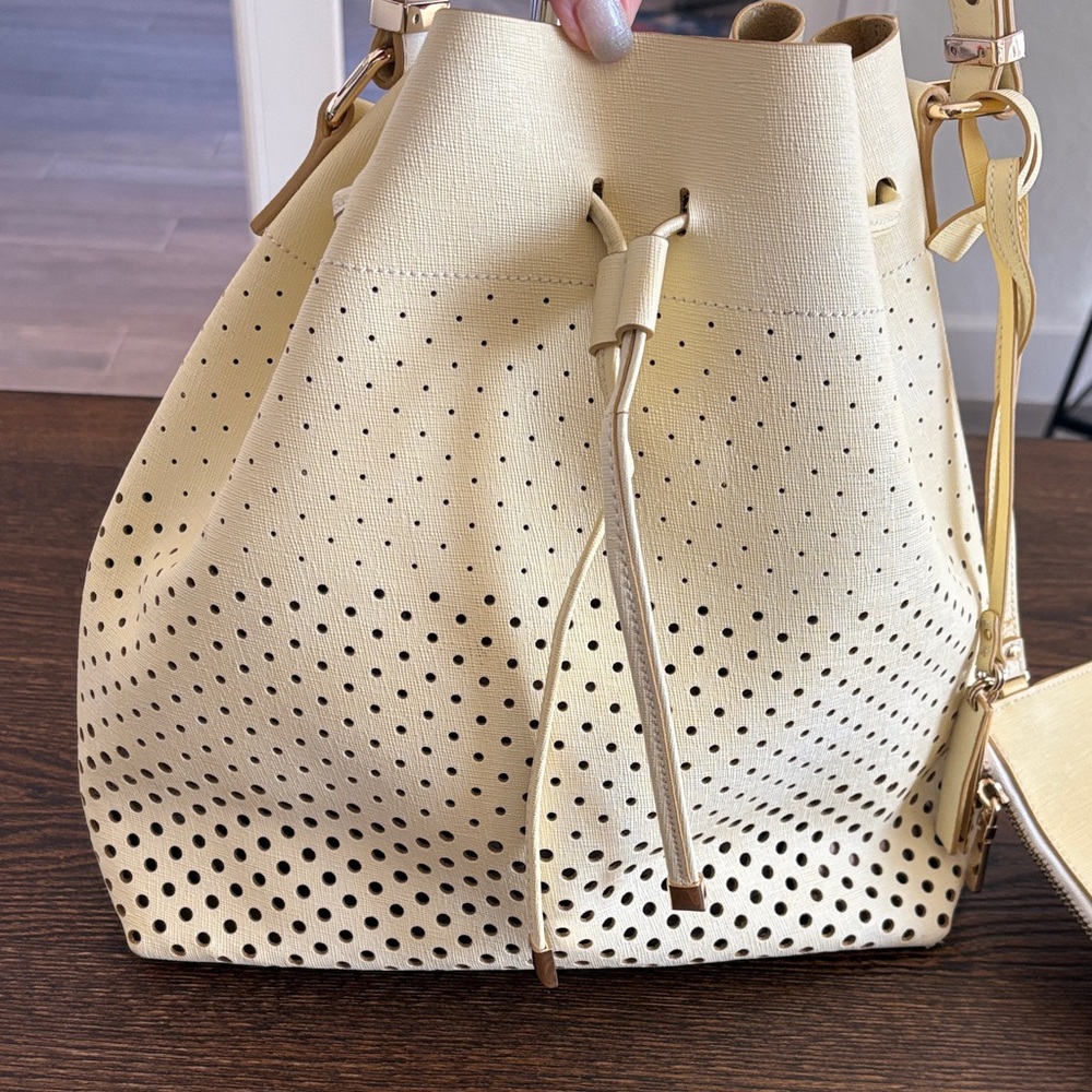 Vince Camuto Light Yellow Leather Ombré Perforated Shoulder Bag w/ Pouch - Picture 5 of 11
